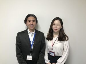 （左から）SE：菰田景氏、営業：鈴居琴未